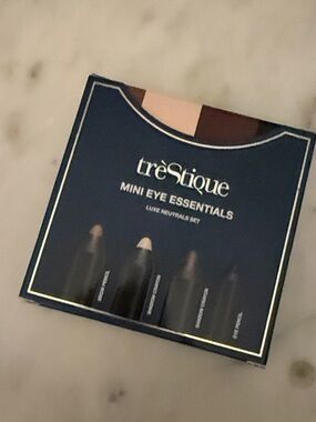 treStiQue Navy Mini Eye Essentials with Neutral Creams and Deep Taupe